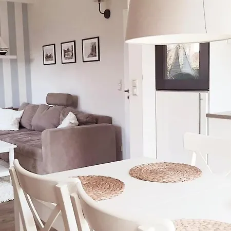 Haus Wiekend - Knurrhahn Apartment Wiek auf Ruegen